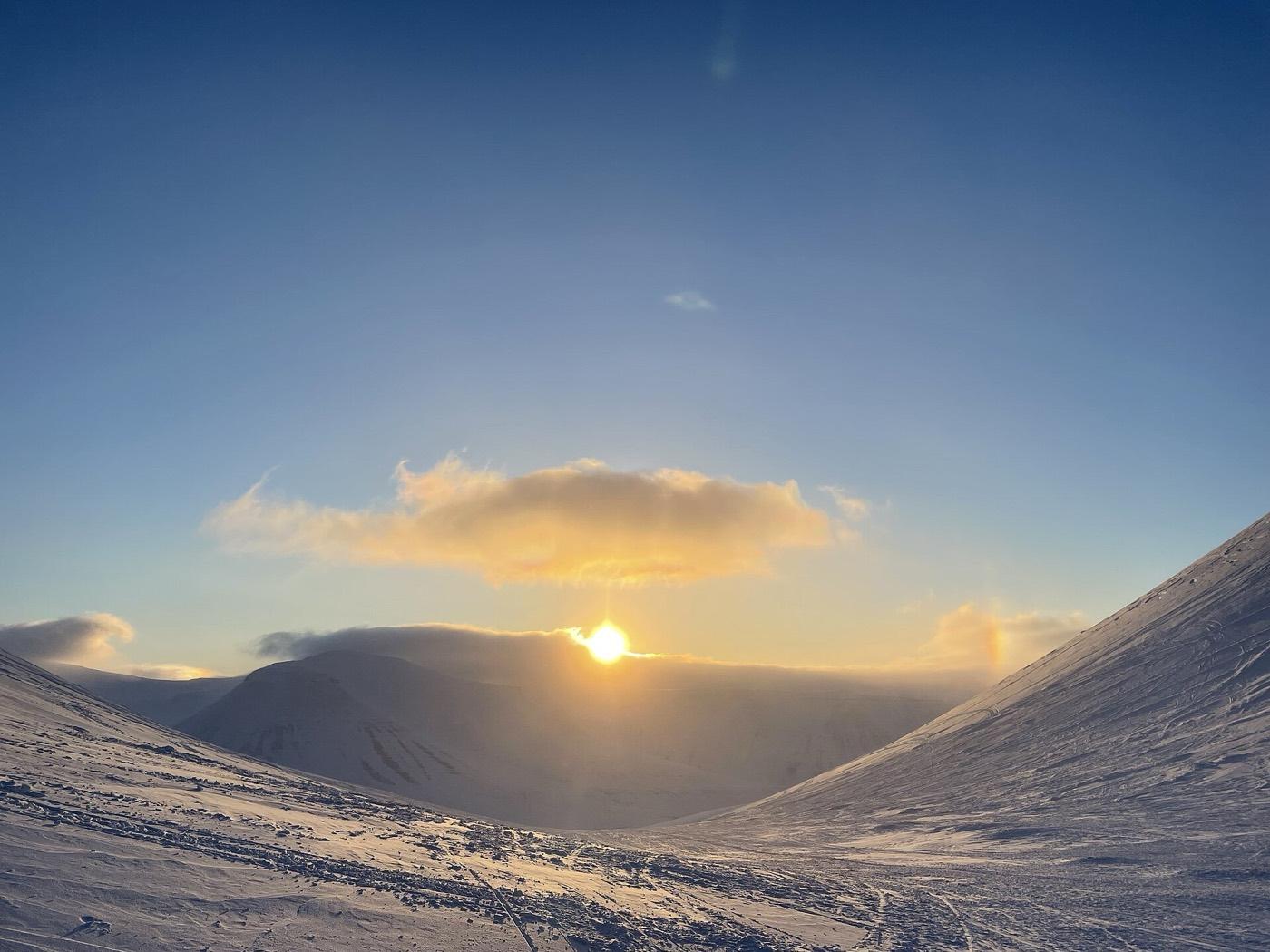 View south from Longyearpasset over the head of Longyearbreen glacier, Svalbard