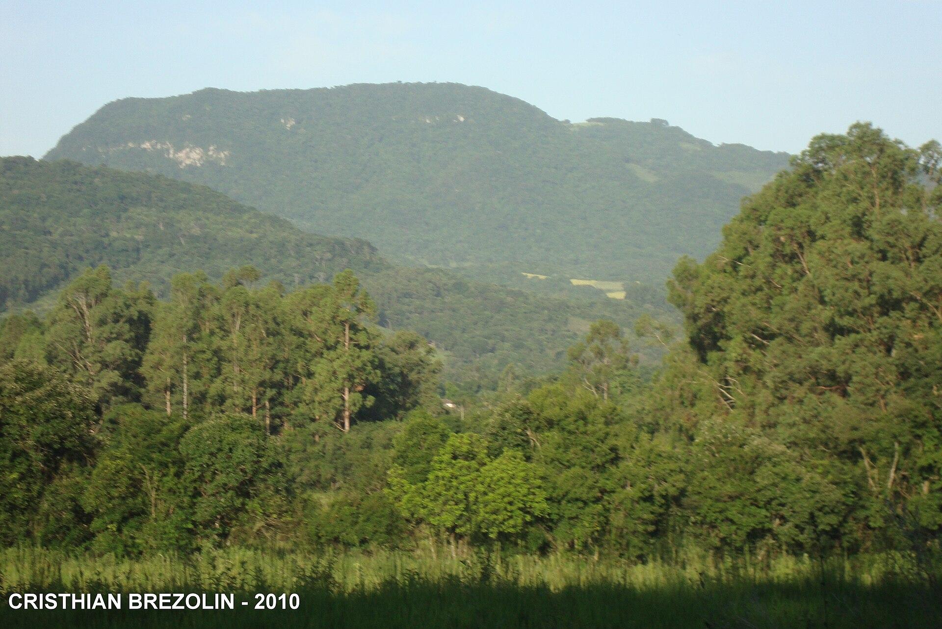 Rolling hill country of the Quarta Colônia region around Faxinal do Soturno in Rio Grande do Sul