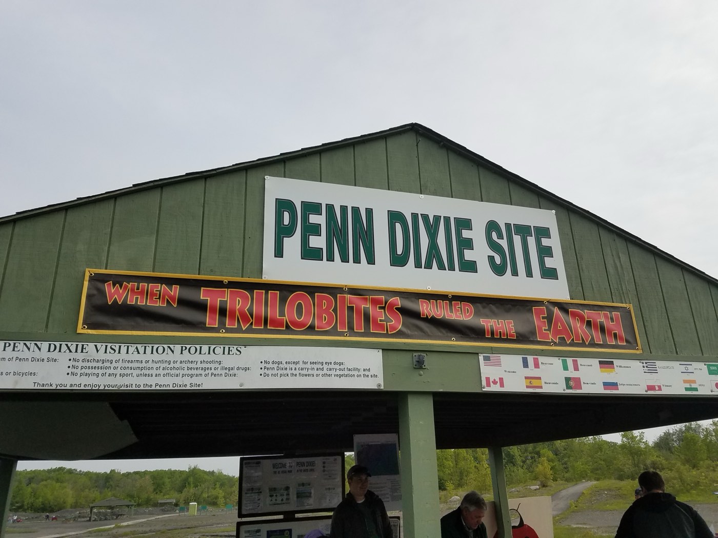 The entrance sign at the Penn Dixie site reading "When Trilobites Ruled the Earth".